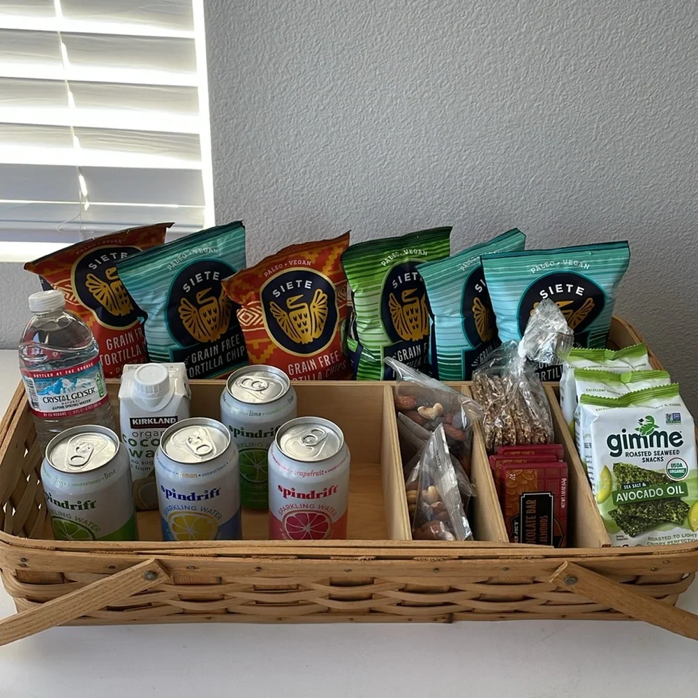 Vintage Large Basketville picnic basket or Snack Basket